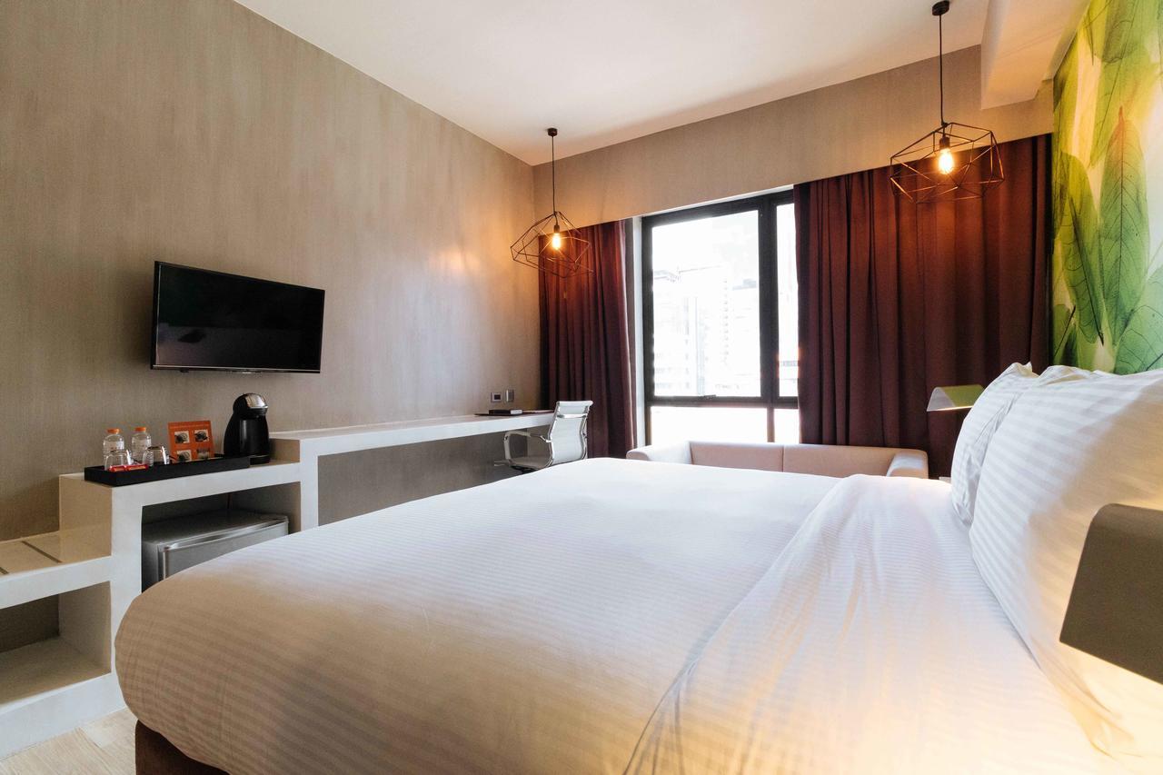 Maxx Hotel Makati Makati City Exterior photo